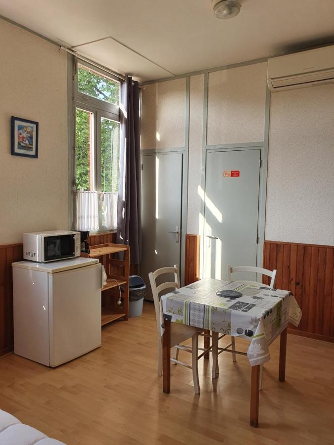 Camping Des 2 Rives- Chambres Etang-sur-Arroux Exteriér fotografie